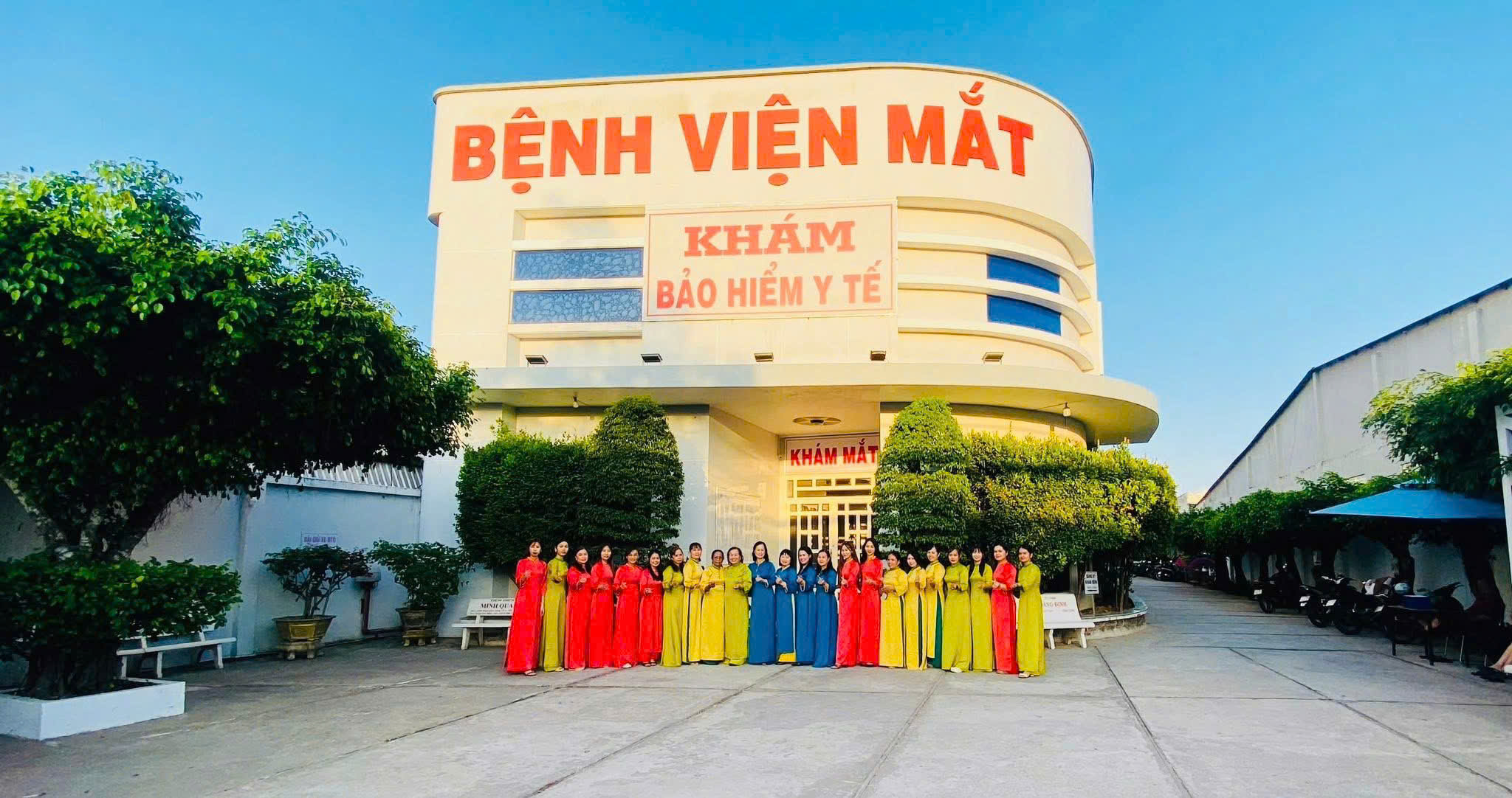 8/3 – TÔN VINH NHỮNG ĐOÁ HỒNG ĐỂ YÊU THƯƠNG